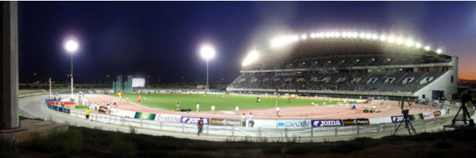 Estadio de Atletismo y Fútbol con Iluminación